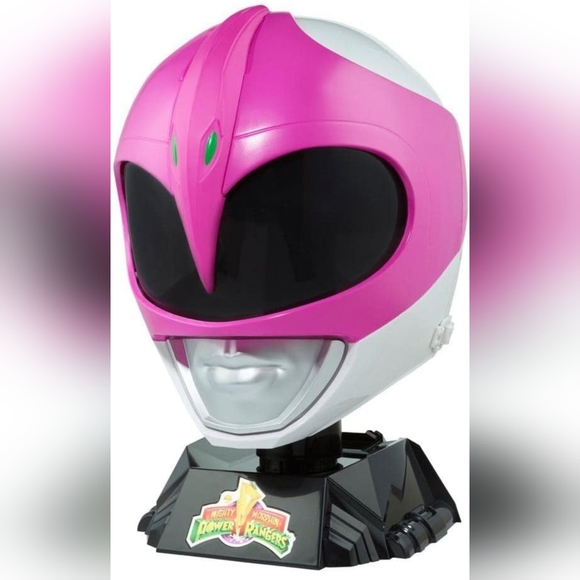 Power Rangers Lightning Collection Premium Replica Helmet with Display Stand - Picture 2 of 9